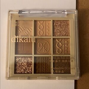 9-Color Eyeshadow Palette - Tan and Gold